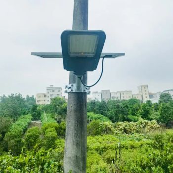 Eco-Friendly Solar Street Lights with Remote Control Functionality - Guangdong Lucen Lighting Technology Co., Ltd. - China