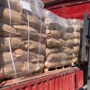 4, 4-Methylene-Bis (2-Chloroaniline) / 3, 3'-Dichloro-4, 4'-Diaminodiphenyl Methane/Moca Polyurethane Curing Agent CAS 101-14-4 - Shandong Rhine River International Trade Co., Ltd. - China
