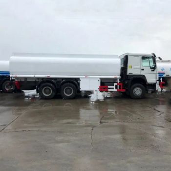 HOWO 6X4 Sprinkler Truck 3000-5000 Gallon Water Tank Truck on Sale for Africa - Shandong Rice Grain Automobile Technology Co., Ltd - China