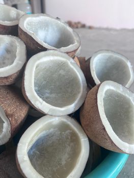Farm Fresh Dried Coconut Copra Rattan Skin Natural Coconut Bulk Wholesale Export Supplier from CPW TRADE LTD Farm Fresh Dried Coconut Copra Rattan Skin Natural Coconut Bulk Wholesale Export Supplier - CPW TRADE LTD - United Kingdom
