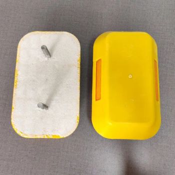 Road Safety Raised Pavement Markers Reflective Plastic Cat Eye Road Studs - Beijing Roadsafe Technology Co., Ltd. - China