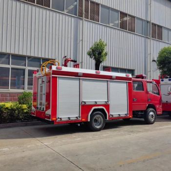 China Famous Brand Tires Fire Fighting Trucks Large Capacity Water Storage Tank Airport Crash Fire Truck China Supplier - Hubei Xingyao Import and Export Co., Ltd - China