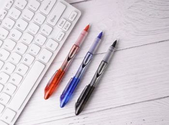 Stationery Office Supply Snowhite Liquid Roller Ball Fine Point Roller Ball Pens, 0.5mm Liquid Ink Pen Gel Pen, Black - Qingdao Changlong Stationery Co., Ltd. - China