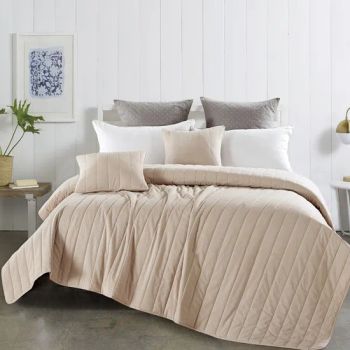 Nantong Wholesale Factory Queen King Size Embroidery Quilted Blankets and Bedspreads Coverlets - Nantong Gaoxin Home Furnishing Co., Ltd. - China