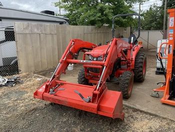 Used L2502HST Compact Tractor High Performance Agricultural Equipment Export Supply - MASI TRADING GMBH - Germany