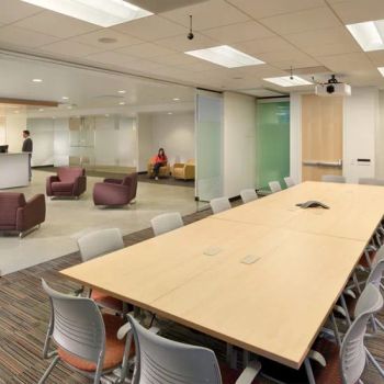 China Hospital Project Supplier Wooden Conference Table and Chairs Set Conference Table Mesa De Reunio - Guangdong Hongye Furniture Group Co., Ltd - China