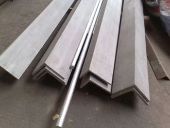 Stainless Steel Angle Bar Construction Material Sts304 SUS304 Stainless Steel Angles - JINAN XINCHENGYUAN IMPORT AND EXPORT CO.,LTD - China