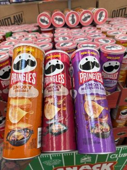 Pringle Chips Fresh Crispy Potato Snack Wholesale Offer Fast Delivery Buy Online for Family Gatherings - PLANETE COMMERCE - France