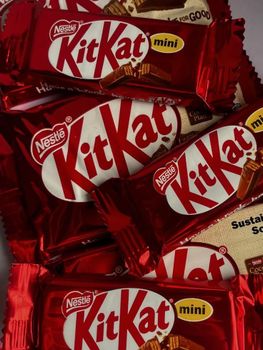 Tasty KitKat 17g Chocolate Wafer Delight Excellent Quality Wholesale Price Fresh Product For Everyday Retail Success - PLANETE COMMERCE - France