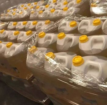 100% Organic Refined Sunflower Oil Food Grade / Premium Cooking Oil Ready to Ship from CUBICDIOC GENERAL SOLUTION 100% Organic Refined Sunflower Oil Food Grade / Premium Cooking Oil Ready to Ship - CUBICDIOC GENERAL SOLUTION - Tanzania