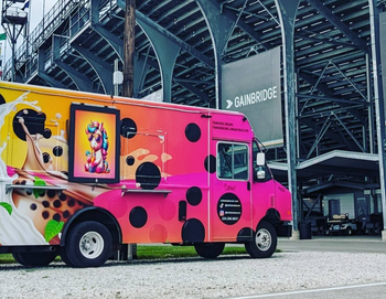 Luxury Beverage Serving Truck With Dessert Display Counter Professional Mobile Kitchen Excellent Business Opportunity - CPW TRADE LTD - United Kingdom