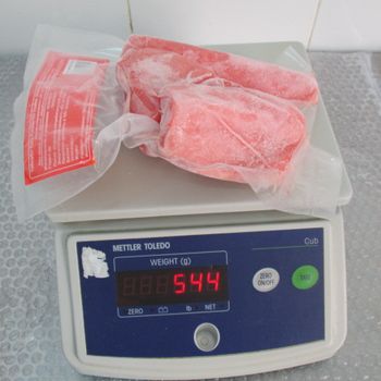 Best Selling for Frozen Tuna Portion/Loins/Saku/Cube/Steak The Yellowfin Tuna CO treated and natural Packaging all sizes - TANIS IMPORT & EXPORT COMPANY LIMITED - Vietnam