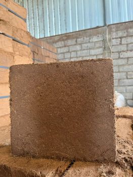 Coco Peat Block Weight (kg) 5kgs Type Low EC < 0,6ms Size 30x30x10 (-+5cm) Max. Moisture (%) 10 - 12 - PT. Daleo Trans Global - Indonesia