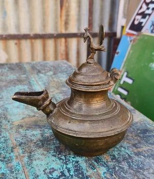 2 L Antique Brass Oil / Ghee Pot Capacity 2 L Pattern Plain Material Brass Base Shape Round Use For Serving - D.K. Arts & Handicrafts - India