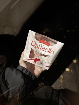 Fantastic Raffaello Sweet Coconut Almond Delight Crispy Cream Wafer Excellent Quality Wholesale Price - PLANETE COMMERCE - France