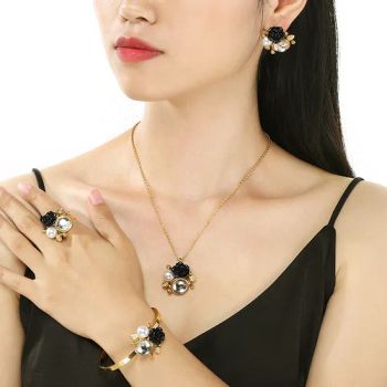Luxurious Four-Piece Rings Bracelets Jewelry Set with Pearl and Rose Inlays - Guangdong Kalen Jewelry Company Limited - China