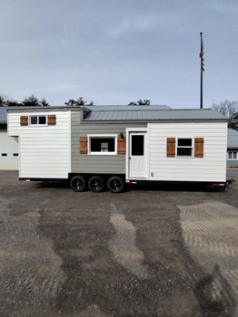 Container Home Office / Tiny Home on wheels. - senesie mfg llc - United States
