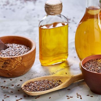 Cold Pressed Flaxseed Oil Food Grade Premium Quality Rich in Vitamin E Bulk Supply for Export - agroturaspzoo - Poland