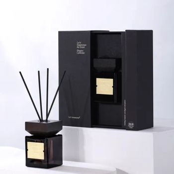 100ml Square Brown Fragrance Essential Oil Aromatherapy Aroma Reed Diffuser Bottle with Wooden Cap - Xuzhou Crystal Glass Products Co., Ltd. - China