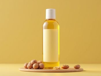 Macadamia Oil - Savannah Source Global Trade Ltd - Kenya