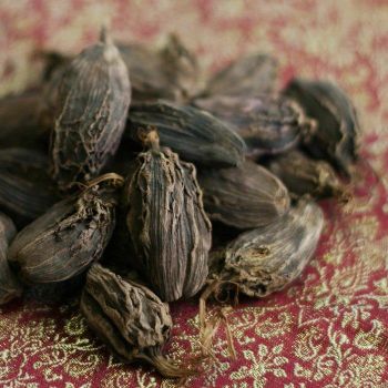 HUARAN Wholesale Single Spices and Herbs Top Grade Low Price Dried Amomum Tsao-ko Dried Black Cardamom - TRADECENTRIC LLC - United States