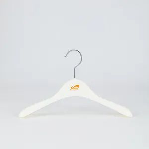Custom Retail Clothing Store Plastic Kids Coat Hangers for Clothes Display - Quanzhou Hexing Display Products Co., Ltd. - China