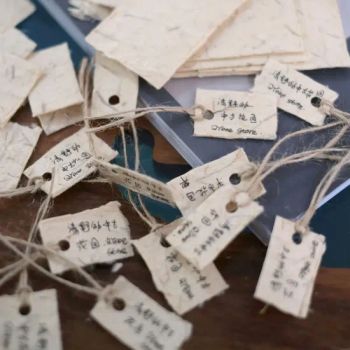 Different Sizes Custom Recyclable Kraft Paper Garment Hang Tags - Chongqing Colorful Technology Co., Ltd. - China