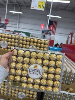 Buy Ferrero Rocher Premium Hazelnut Chocolate Confection Delicious Chocolate Candy with Golden Wrapped Pieces - PLANETE COMMERCE - France