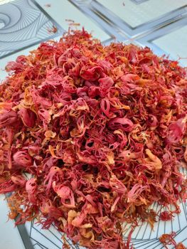 Mace Fuli Javitri  Packaging carton box Max. Moisture (%) 12%max Drying Process sun - Marigold agro nusantara - Indonesia