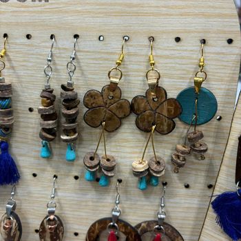 COCONUT JEWELRY Shape customized Brand Name coco-eco Material coconut - COCONUT PRODUCT IMPORT EXPORT COMPANY LIMITED (CPIMEX CO. LTD) - Vietnam