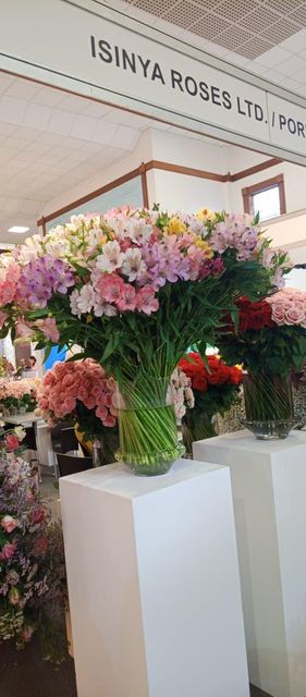 fresh cut flowers - Image 1
