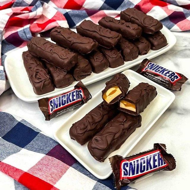Sweet Snickers Chocolate Candy Providing A Perfect Mix Of Crunchy Texture Rich Flavor - Image 3