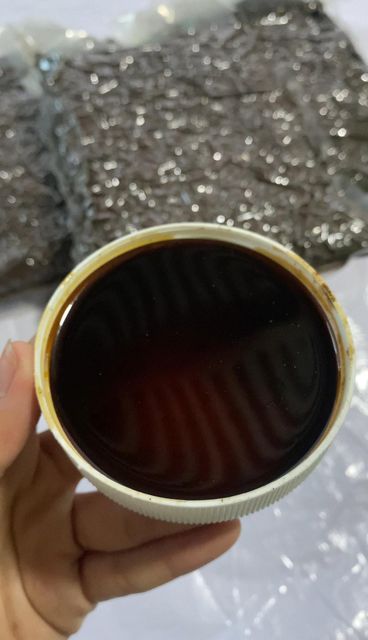 Vanilla Extract Shape Liquid Weight (kg) 1 Place of Origin Indonesia Color Dark amber to brown Type Alcohol & Non-alcohol - Image 1