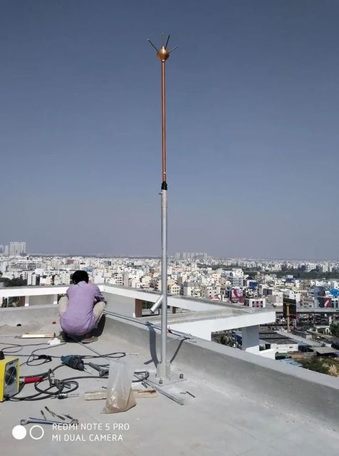 ESE Building Lightning Arrester Current 40kA No. of Poles 5 Frequency 50 Hz Material Copper Rated Voltage 11kV Protection Class Class - Image 1