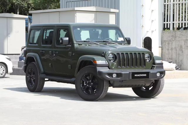 Jeep Wrangler off road king SUV featuring powerful engine advanced four wheel drive system durable exterior design high performance suspension perfect for rocky terrain mud driving and outdoor adventures - Image 1