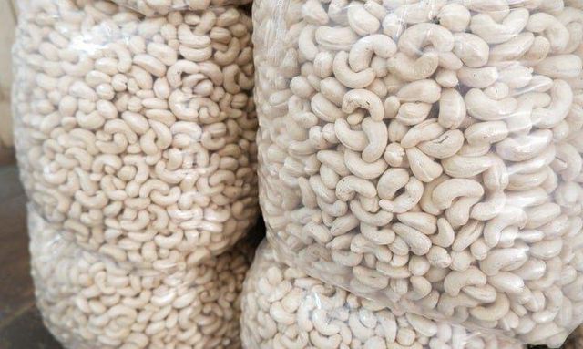 CASHEW NUTS Form Peeled Grade w180 or w240 Grades W180 And W240 Processing Type shelled and peeled Degree of Processing Natural, Unsalted - Image 1
