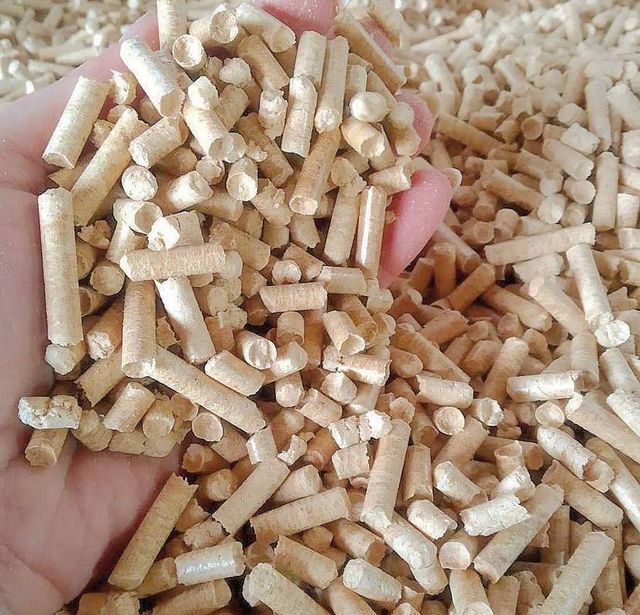 Spruce Wood Pellets Length <40mm Diameter 6-8mm Burning Rate >=95 Density >1.12g/cm3 Ash Content <0.91% Sulfur Content - Image 1