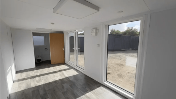24ft x 9ft Site Office with Toilet – Sales Office / Marketing Suite / Portable Site Cabin - Image 3