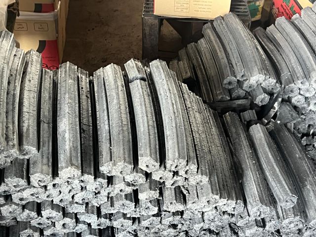 Sawdust Briquette Charcoal Long Lasting Smokeless Odourless Grade AB for Restaurant - Image 5