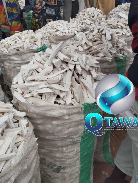 HIGH-QUALITY PEELED AND NON-PEELED CASSAVA CHIP FROM NIGERIA Type DRIED Organic Yes Shape CHUNKS Features CHUNKS Texture DRIED HARD - Image 2