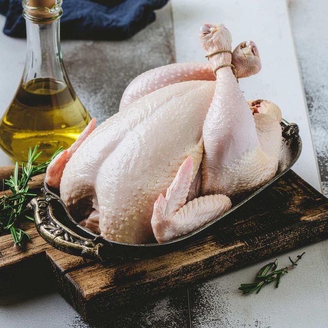 Premium High Quality Frozen Chicken Whole or Cut Parts Farm Raised Fresh and Safe for Restaurants and Retail - Image 3