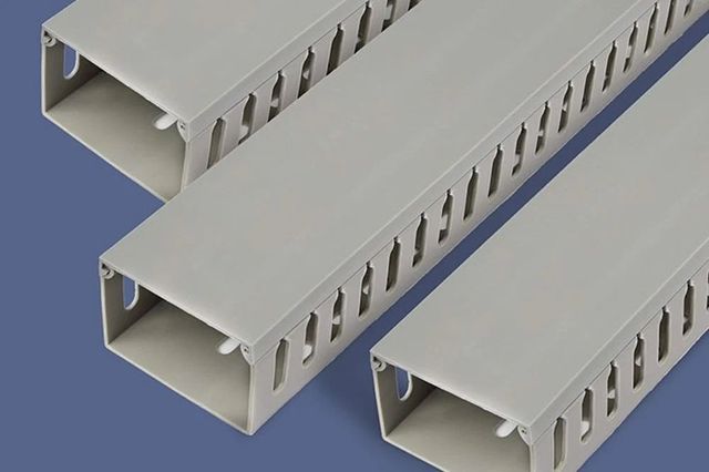 25 mm Galvanizing Iron Enclosed Cable Tray Raceways Color Grey Size 25 mm Shape Rectangle Durability Galvanized Uses Electrical - Image 1