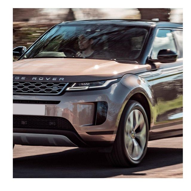 Range Rover stylish luxury vehicle with elegant design and high performance Range Rover diesel SUV with fuel efficiency and powerful torque output Range Rover luxury SUV for business executives and high profile users Range Rover vehicle with panoramic sunroof and premium sound system Range Rover off road SUV with terrain response and adaptive dynamics - Image 4