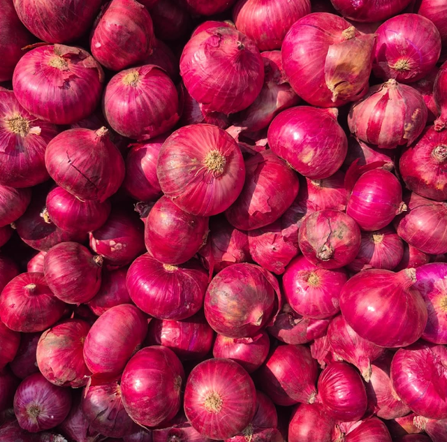 Long Shelf Life And Excellent Storage Characteristics Fresh Red Onions 10kg Export Bags On Sale - Image 2