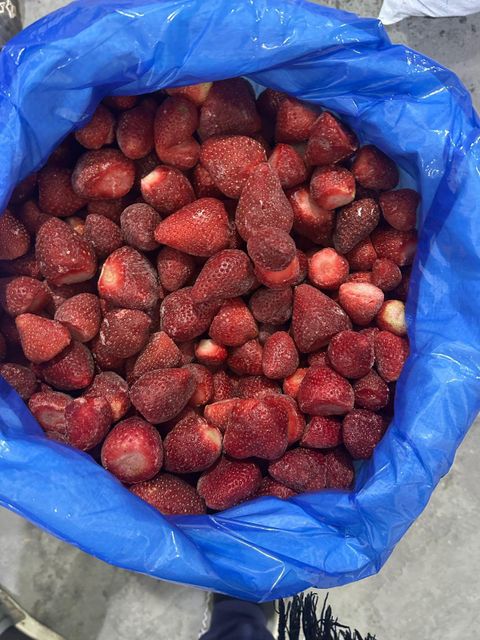 Premium IQF Frozen Strawberries (Whole / Slices / Dices) - Image 4