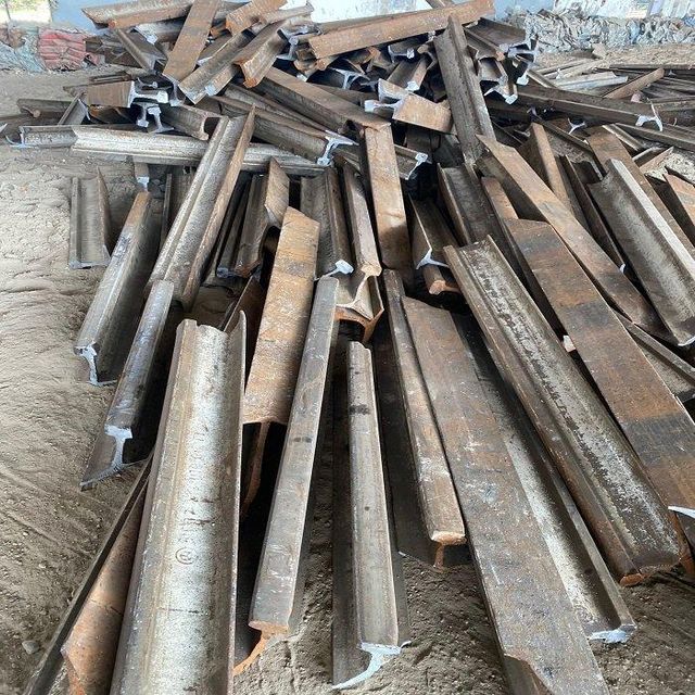 High-quality HMS1-2 Steel Scrap Clean Rail National Standard for International Buyers Competitive Pricing Fast Delivery - Image 3