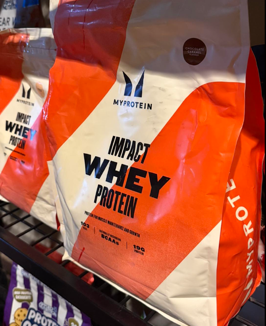 PLANT-BASED PROTEIN POWDERS MYPROTEIN IMPACT WHEY PROTEIN 1KG BAGS CHOCOLATE CARAMEL FLAVOR PREMIUM SPORTS NUTRITION READY EXPORT - Image 1