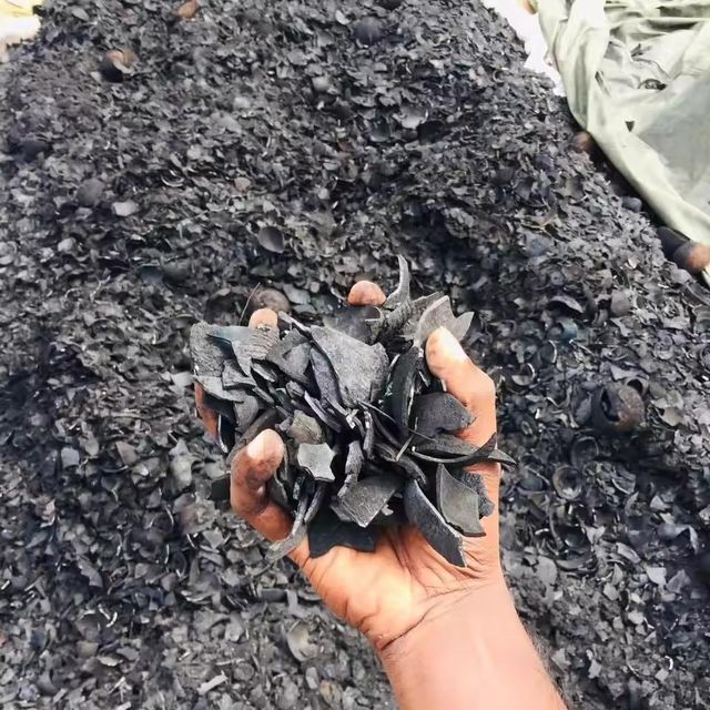 Wholesale Coconut Shell Charcoal Briquettes Machine-Made High Quality Restaurant Industrial Use 5-6 Hours Burning - Image 1