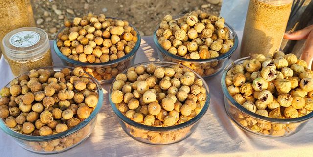 dried fig Form iran Quality aaa Origin Estahban, Iran Brand Name moshiri co Flavor Sweet, Aromatic Texture Chewy Yet Tender - Image 3