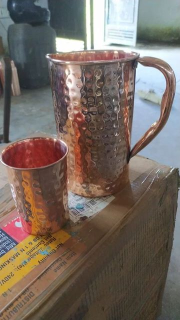 2 Pieces Copper Water Jug Glass Set Design Plain Finish Polished Shape Cylindrical Jug Capacity 2 Liter Glass Capacity - Image 1